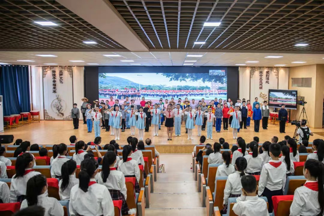 我市舉行紀(jì)念少先隊建隊74周年主題隊日活動